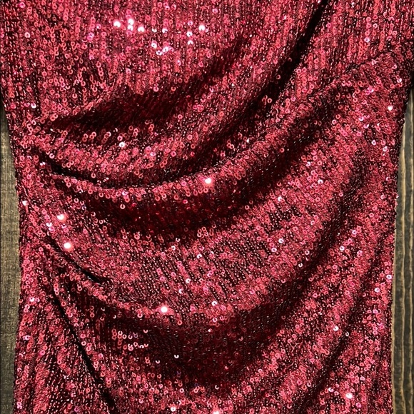 NWT Le Chateau Sequin Mini Dress XXS Raspberry Wine Stretch Formal Sparkly Shine - Picture 3 of 9